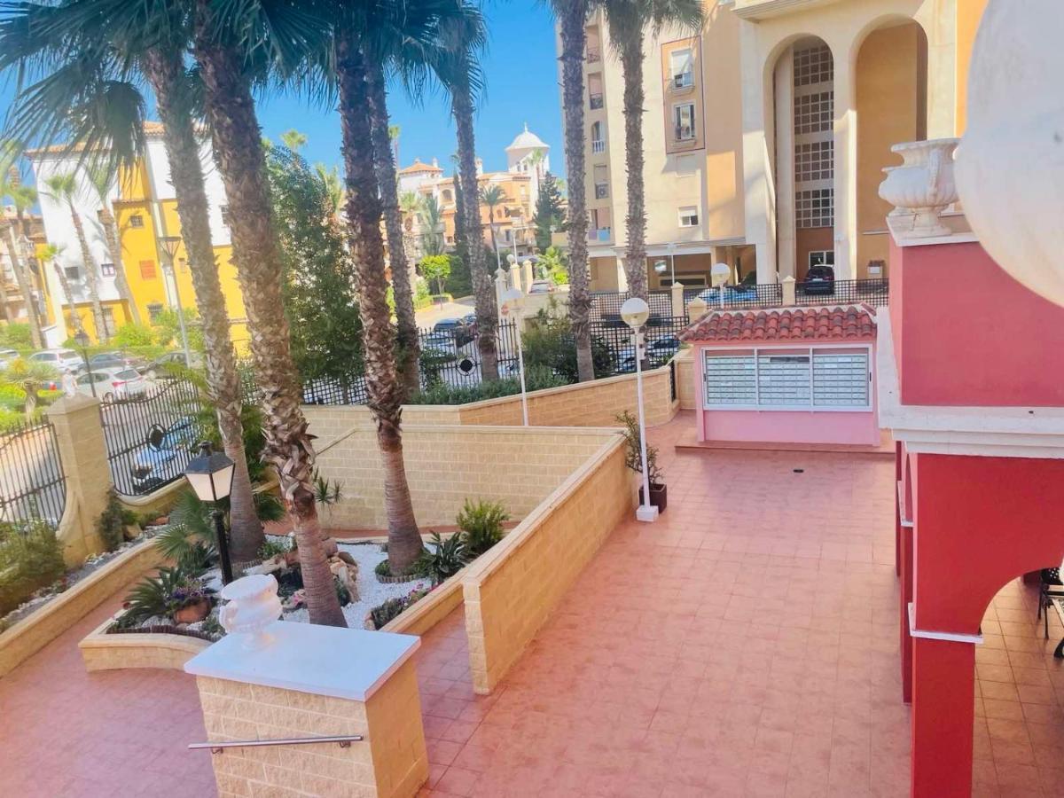 Beach Apartament In Torrevieja Exterior photo