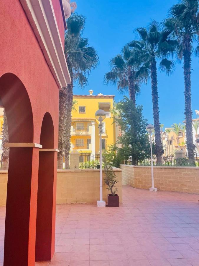 Beach Apartament In Torrevieja Exterior photo